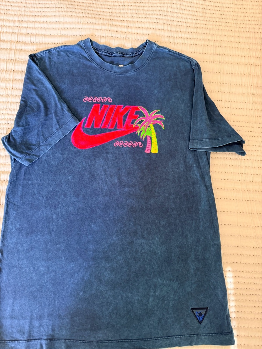 Nike Sportswear Tee Men's Medum Washed Blue Palm Tree Graphic T-Shirt